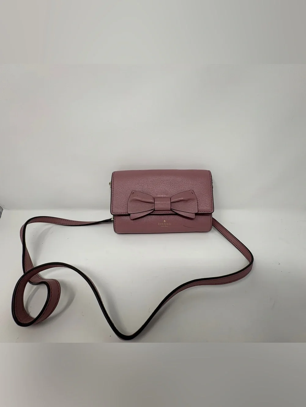 Kate Spade New York Hayes Street Bow Crossbody Wallet-On-Chain Pink